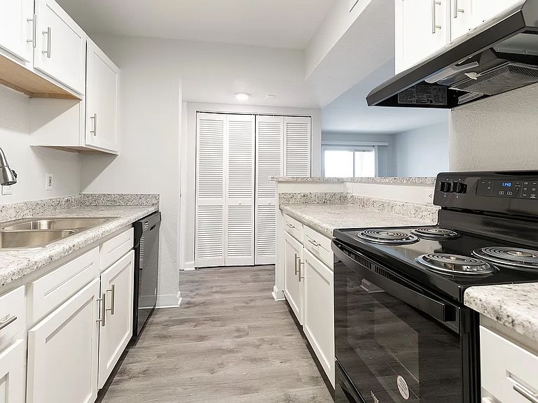 3833 Hoosier Woods Ct