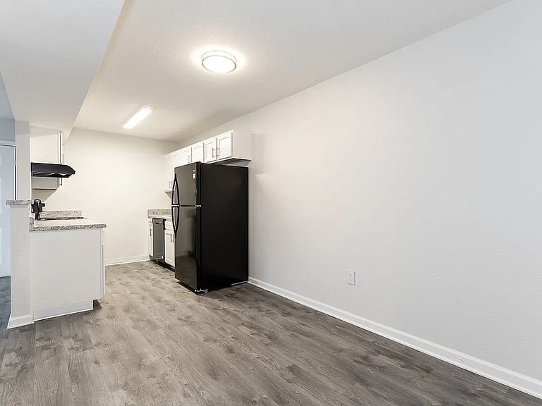 3833 Hoosier Woods Ct photo 6