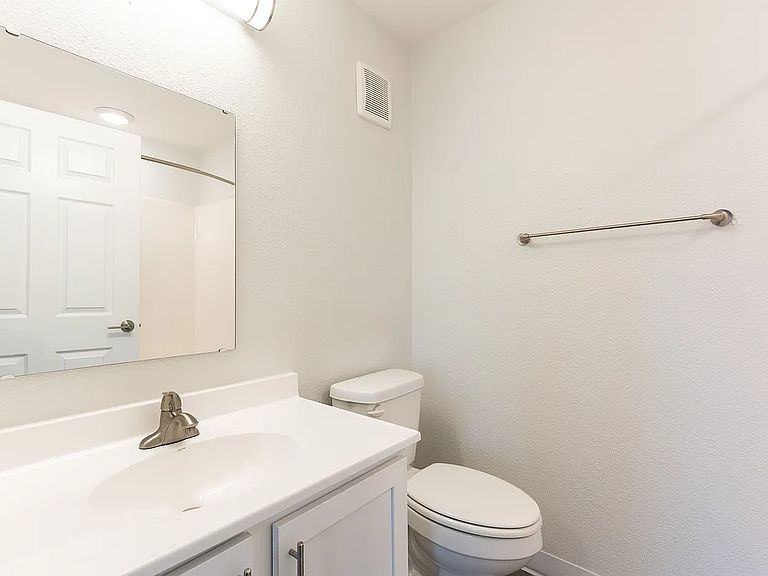 3833 Hoosier Woods Ct photo 8