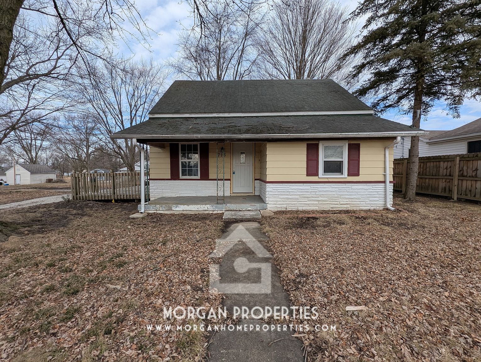 715 E Sherman St photo 4