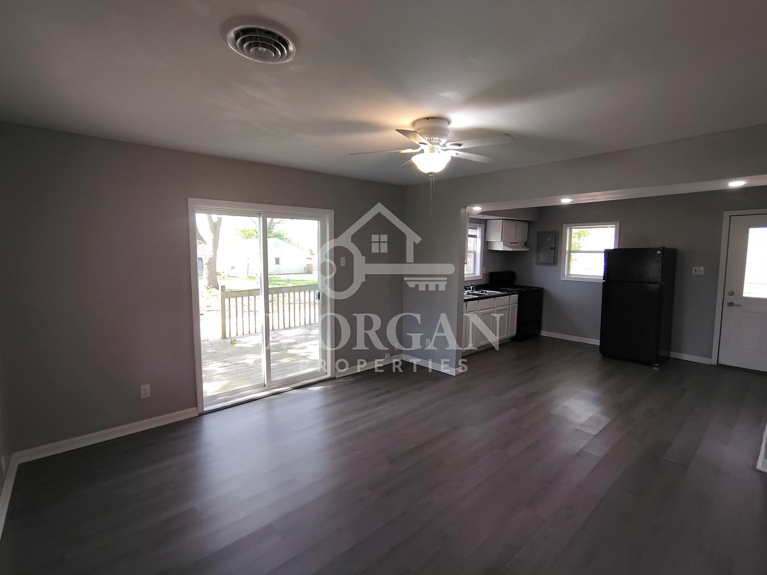 715 E Sherman St photo 5