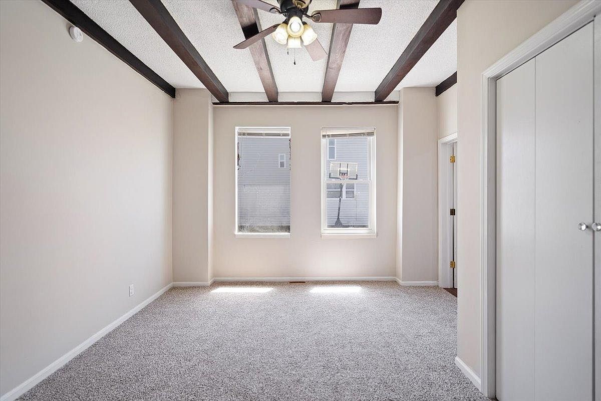 914 S Adams St photo 2