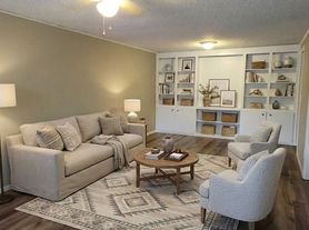 213 W 14th St photo 3