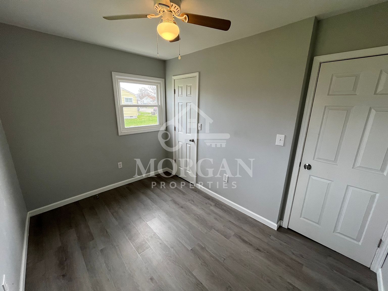 703 E 28th St photo 2