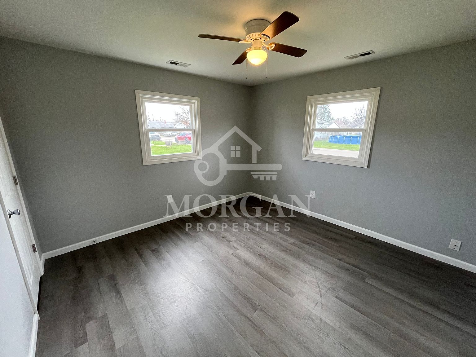 703 E 28th St photo 4