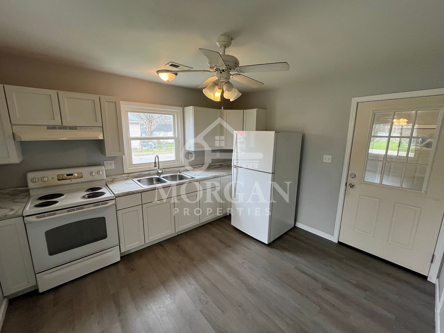 703 E 28th St photo 5