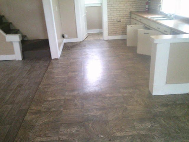 613 E Swayzee St photo 7