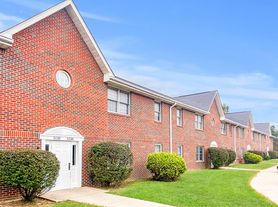 3901 S Carey St photo 2