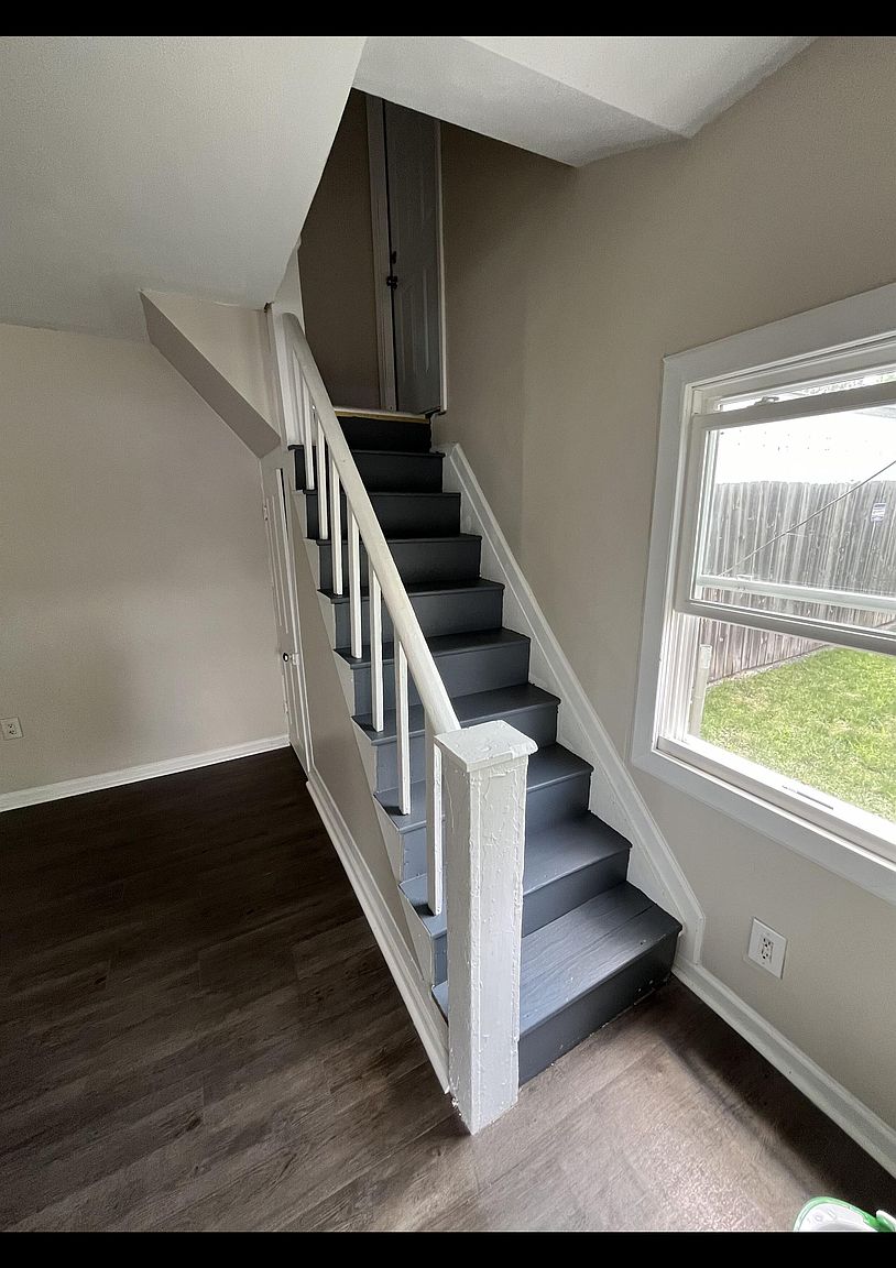 2408 Brown St photo 5