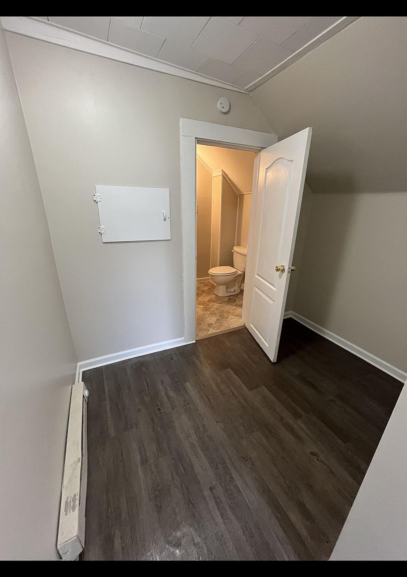 2408 Brown St photo 7