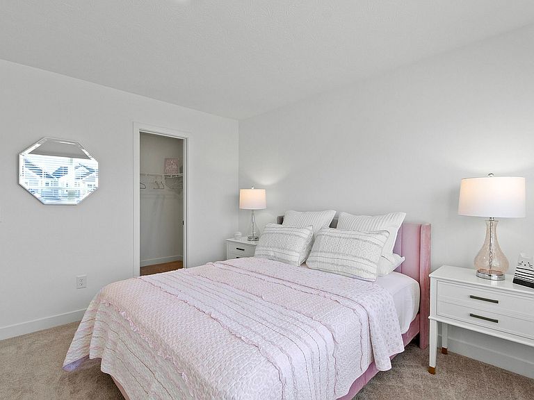 2928 Townsend Dr photo 6