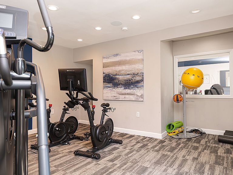 832 Park Central Ct photo 7