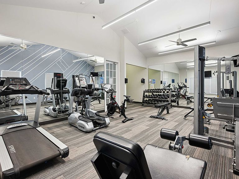 1100 Devonshire West Dr photo 2