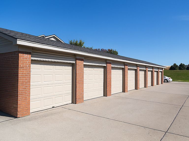 311 Country Ln photo 4