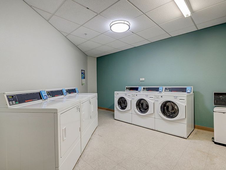 1201 Indiana Ave photo 5