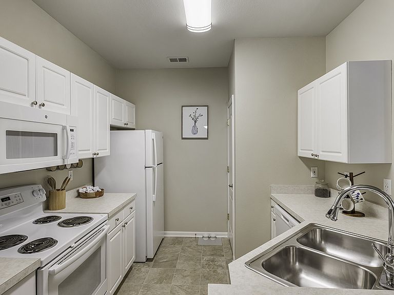 10950 Lantern Woods Blvd