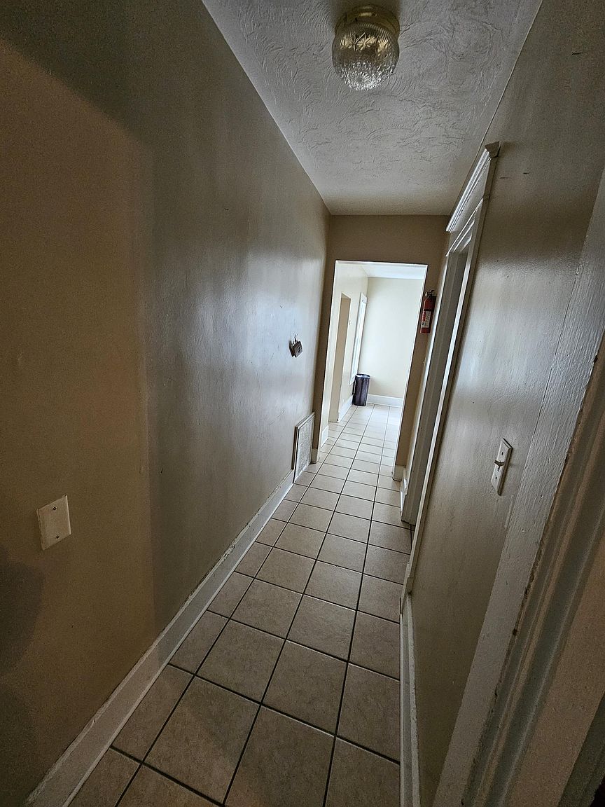 1815 1/2 Fletcher St #2 photo 4