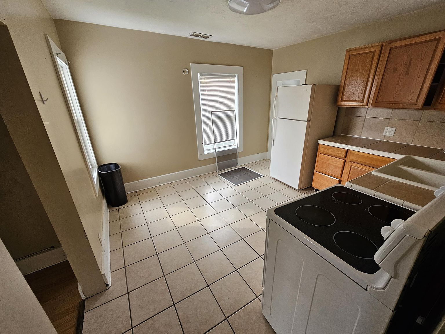 1815 1/2 Fletcher St #2 photo 5