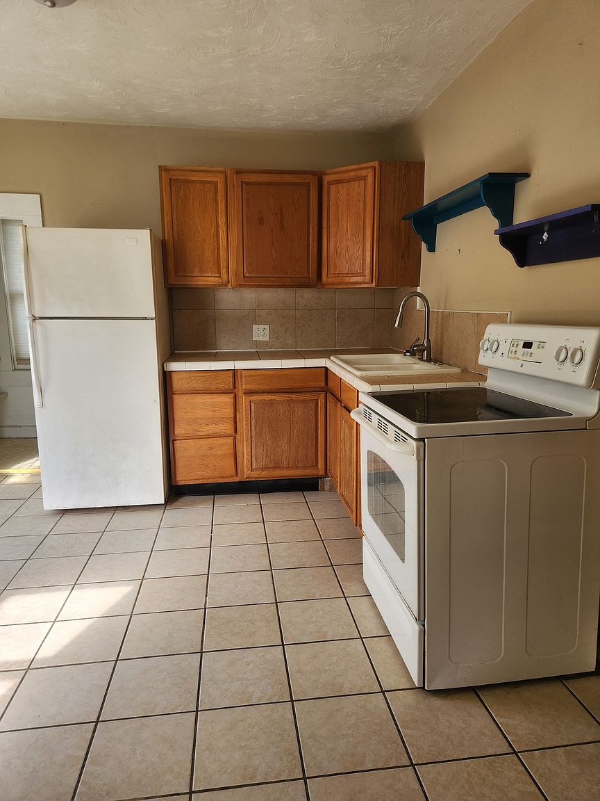 1815 1/2 Fletcher St #2 photo 7