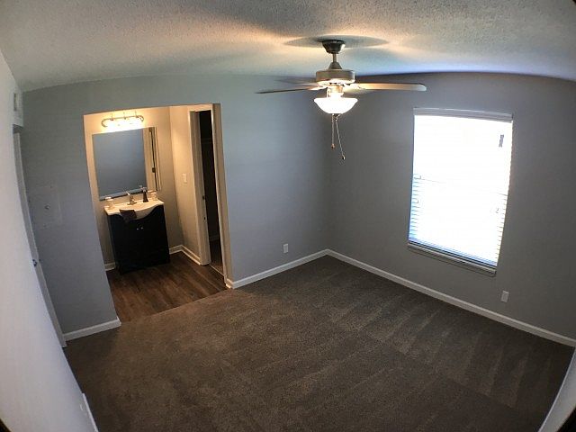 8960 S Keystone Ave photo 2