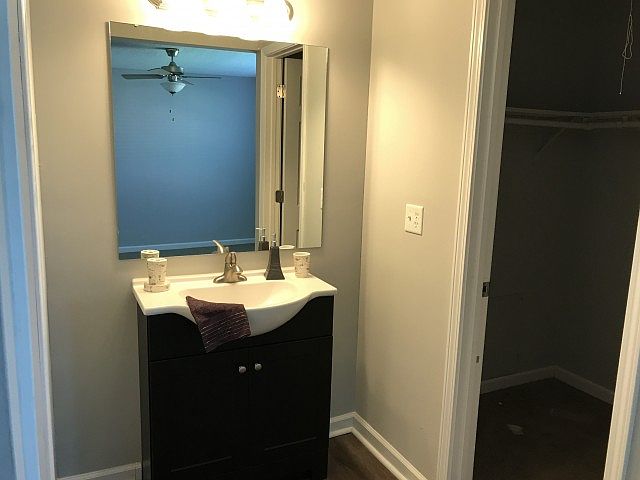 8960 S Keystone Ave photo 5