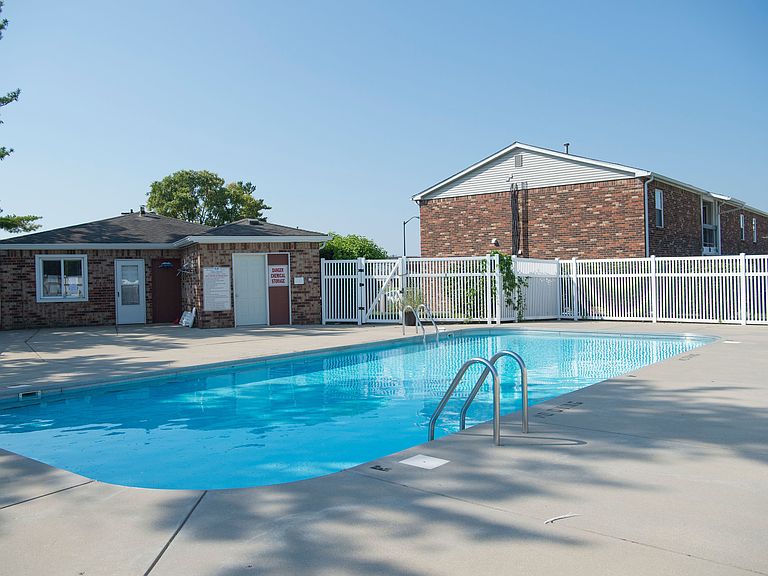 8960 S Keystone Ave photo 7