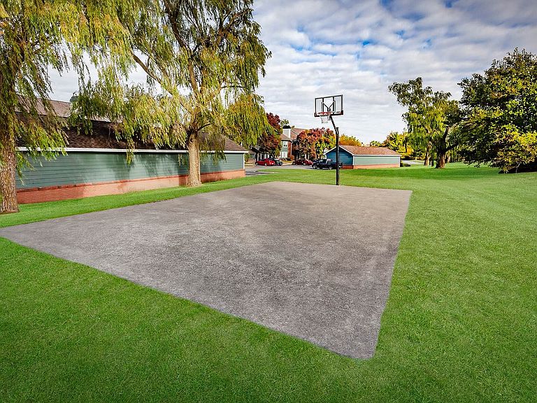 4499 Coventry Pkwy photo 5