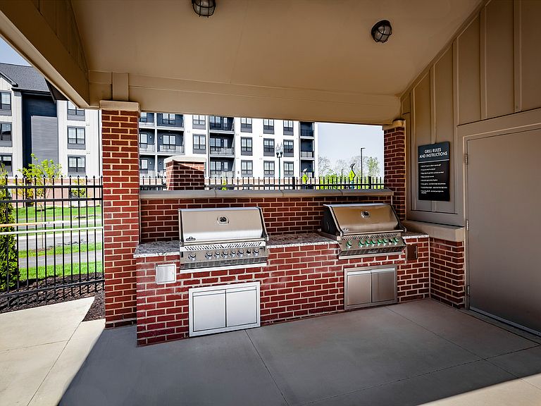 5705 Apex Dr photo 3