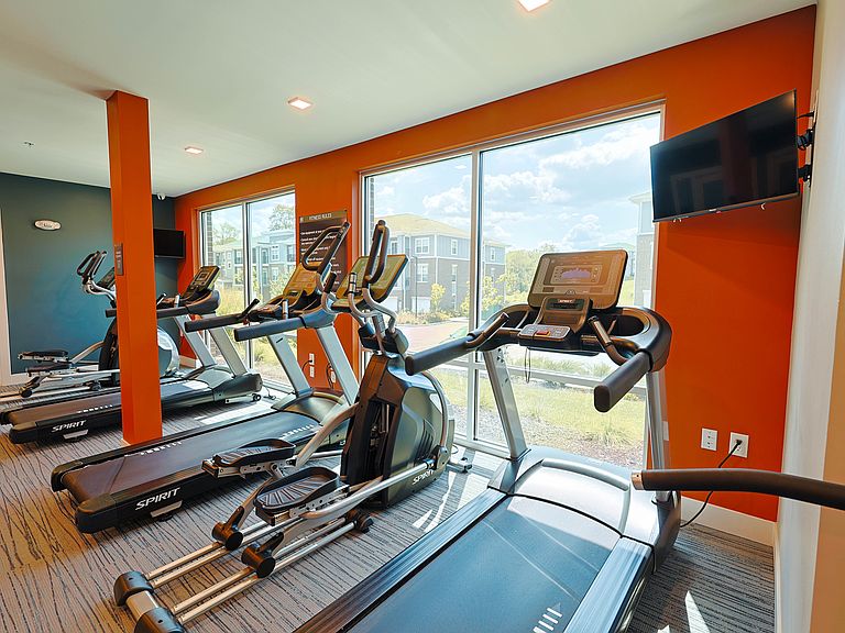 3011 S Rogers St photo 5