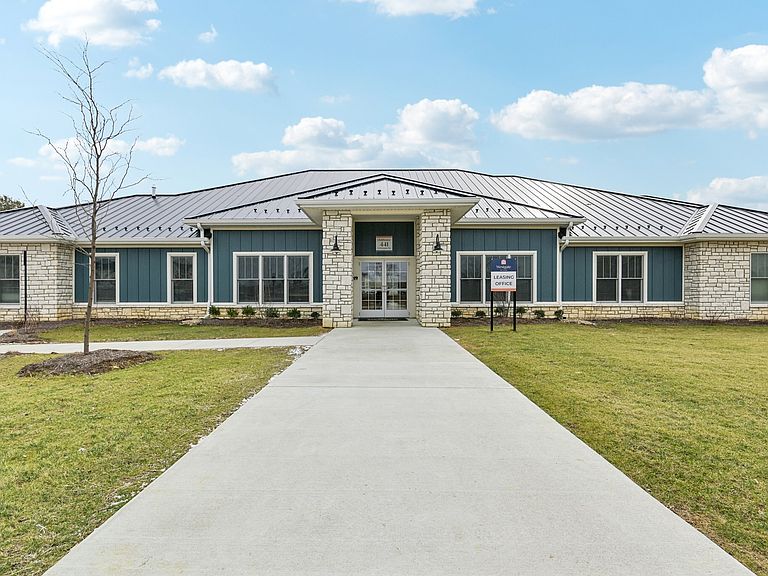 441 S Westgate Dr photo 2