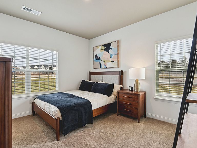 441 S Westgate Dr photo 3