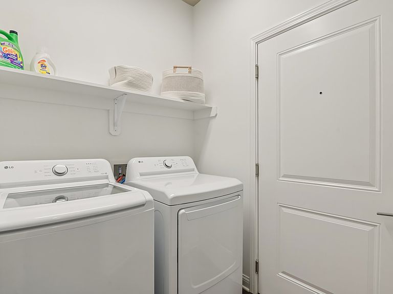 441 S Westgate Dr photo 5