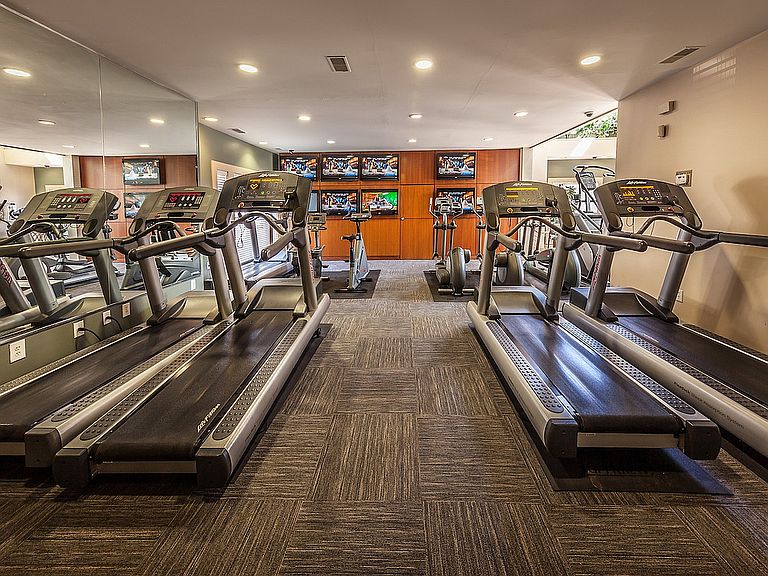 8720 Knickerbocker Way