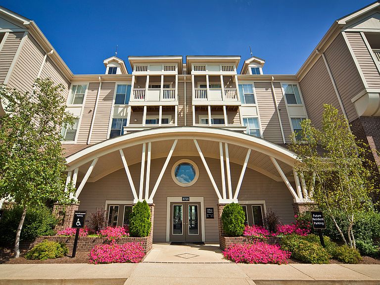 8720 Knickerbocker Way photo 2