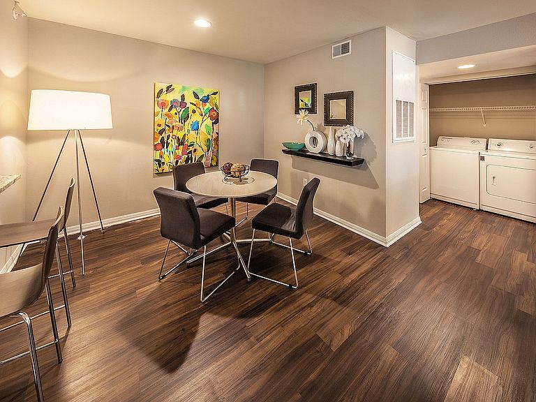 8720 Knickerbocker Way photo 3