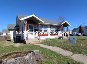 1233 E 29th St #3 photo 4