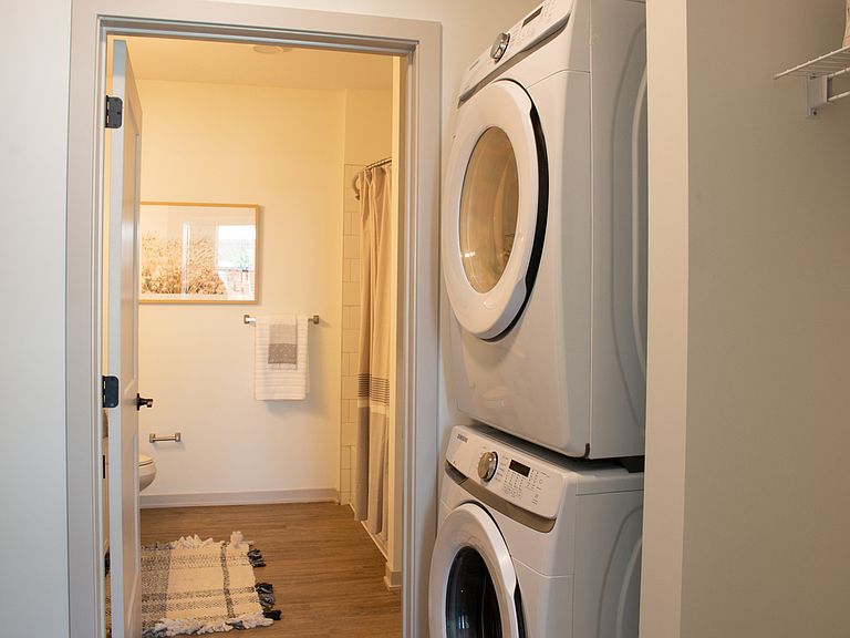 7071 Helm St photo 2