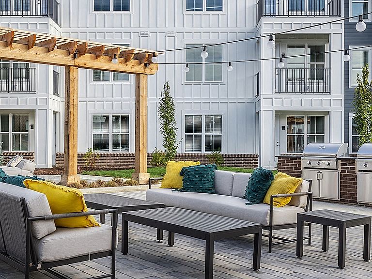 7071 Helm St photo 7