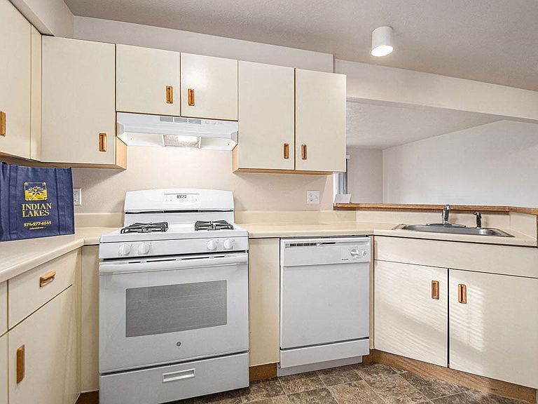 5726 Seneca Dr photo 6