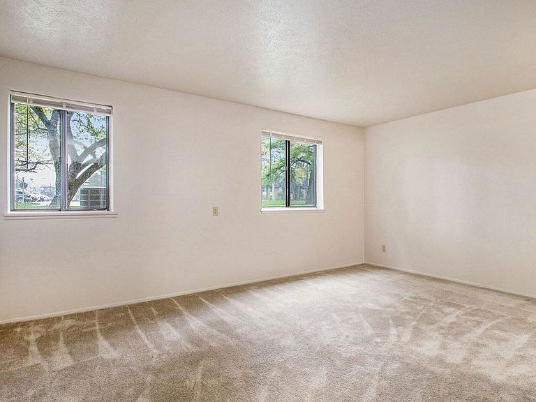 4312 Hickory Rd photo 3