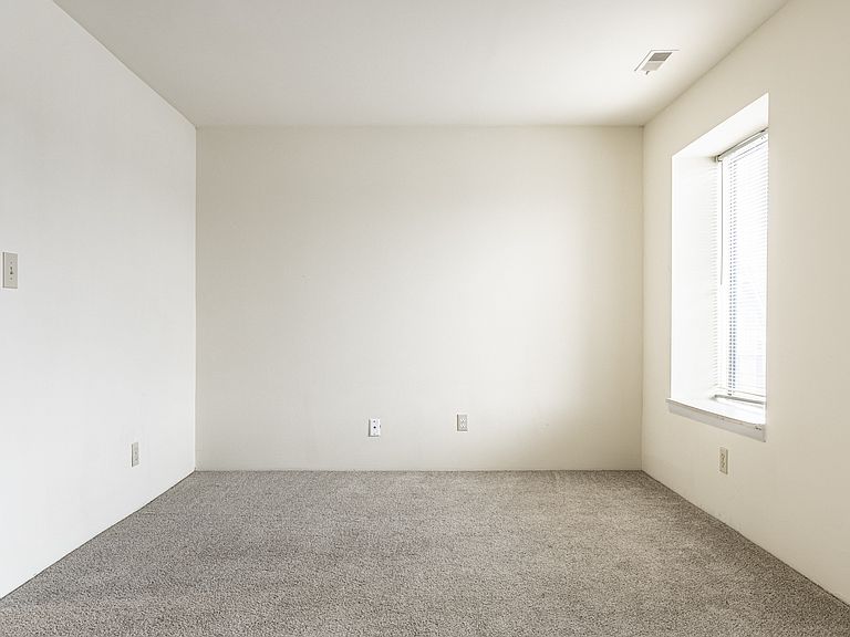 6430 Maidstone Rd photo 5