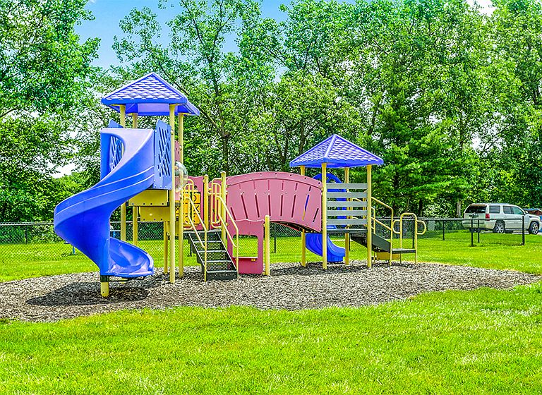 2810 Winchester Dr photo 3