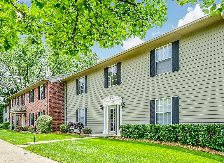 2810 Winchester Dr photo 5