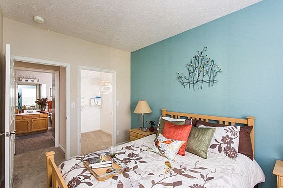 7251 Windsor Lakes Dr photo 3