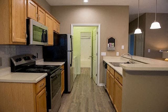 7251 Windsor Lakes Dr photo 8