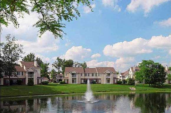 10001 Pin Oak Cir photo 3