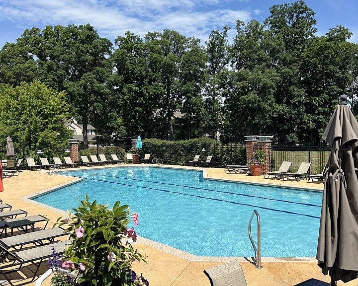 10001 Pin Oak Cir photo 5