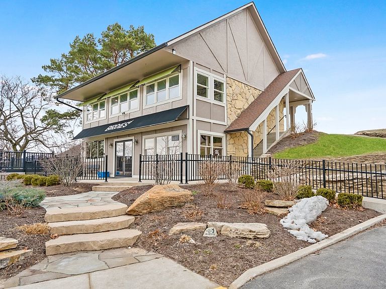 2727 Canterbury Blvd photo 6