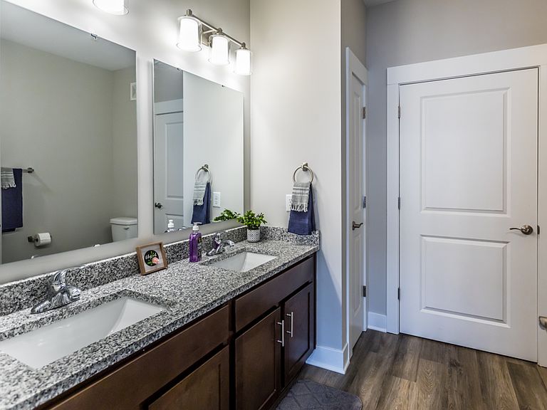 1909 Greentree Blvd photo 5