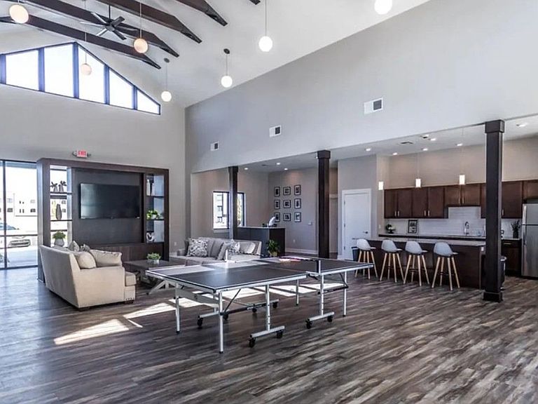 1909 Greentree Blvd photo 7